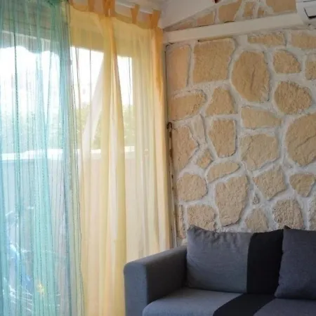 Cap D'agde, 2 Pieces, 6 Personnes - Fr-1-249-259 آجد